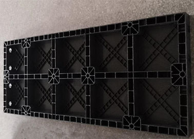 Μαύρος πλαστικός εγκιβωτισμός κατασκευής, μονωμένος συγκεκριμένος εγκιβωτισμός για τις συγκεκριμένες στήλες